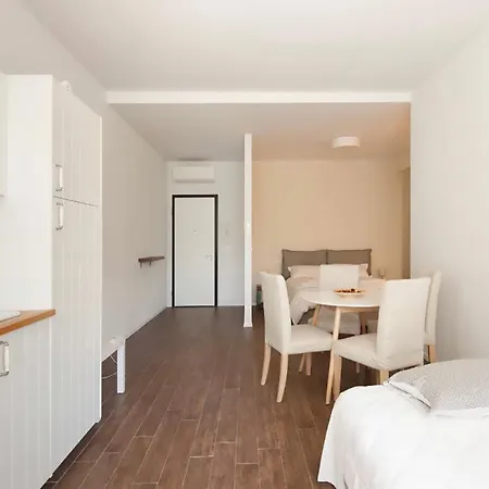 Largo Molina Ii By Wonderful Italy * Bologna