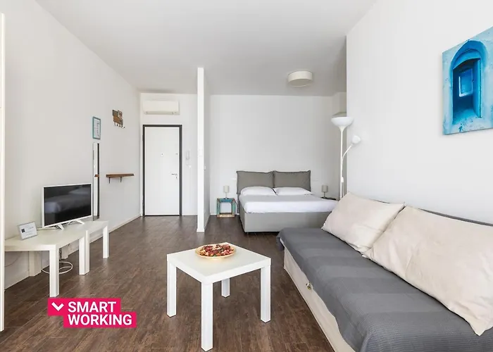 Largo Molina Ii By Wonderful Italy Lägenhet *